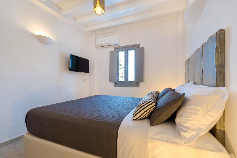 White Harmony Suites Мегалохори Экстерьер фото