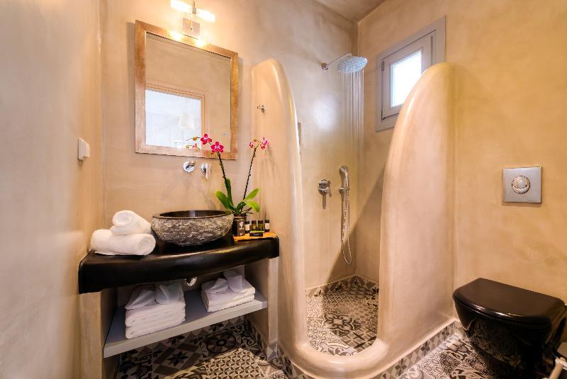 White Harmony Suites Мегалохори Экстерьер фото